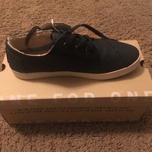 New in box- Tom’s shoes